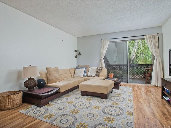 4th image of 23515 Lyons Ave Unit 165