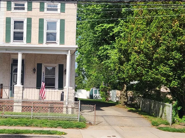 6783 Ridge Ave, Philadelphia, PA 19128