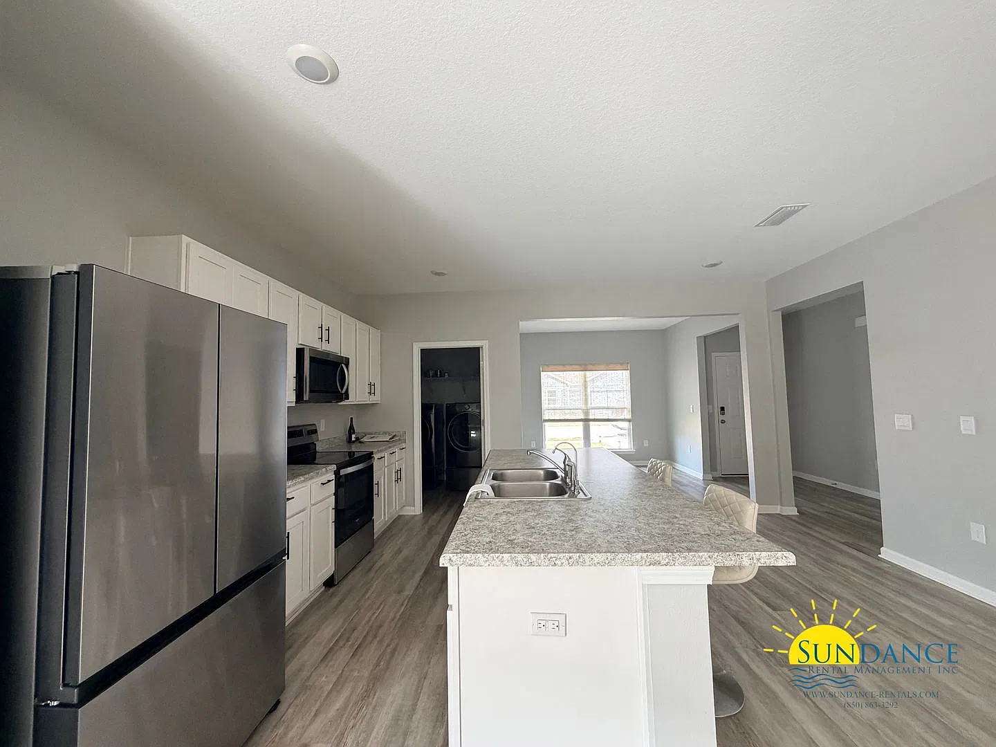 Beautiful 3-Bedroom Home in Freeport! — Photo 2