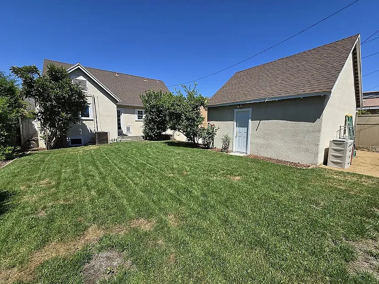 670 Arden Ave — Photo 31