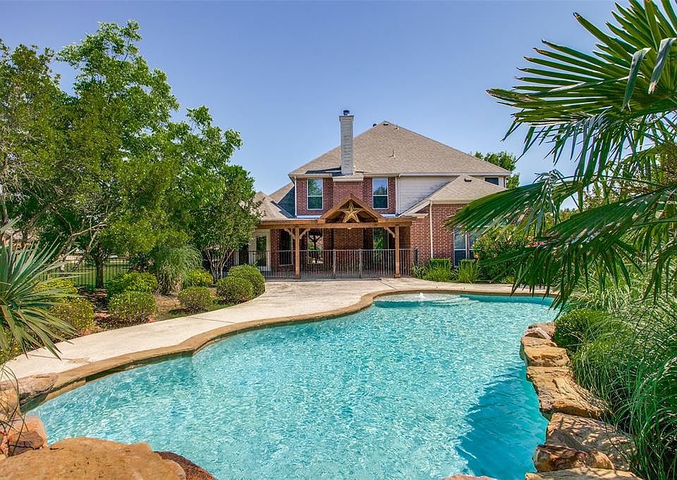 1st image of 205 Stanford Ct
