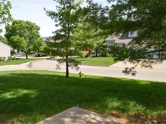3rd image of 6855 Woodland Ave Unit 801