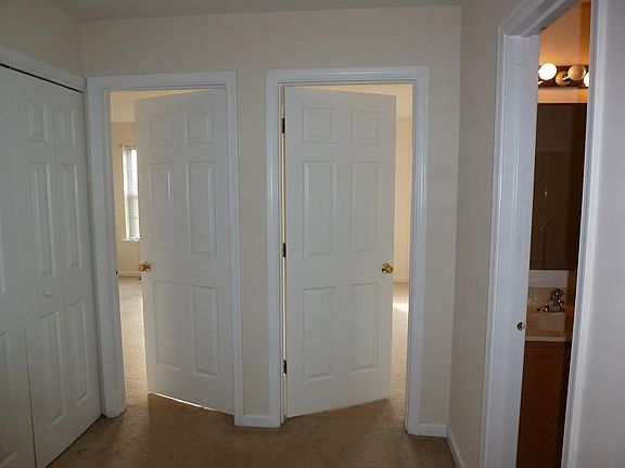 3rd image of 2420 Gillian Ln