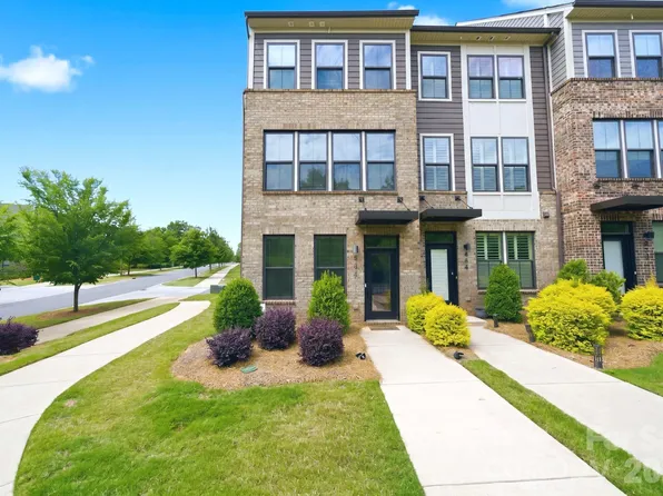 804 Broad River Ln, Charlotte, NC 28211