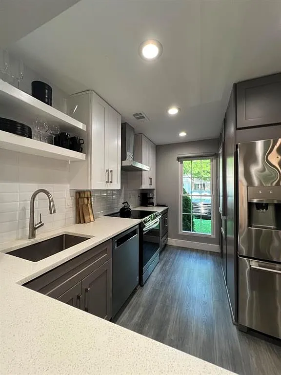 3 bed, 3.0 bath, 1636 sqft, $2,500 — Photo 4
