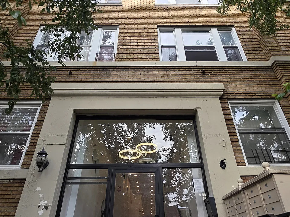 819 Summer Ave #2R