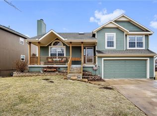 702 S Adams St, Raymore, MO 64083