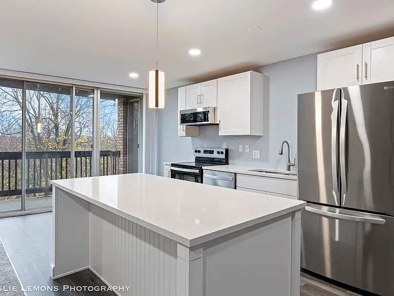 5600 Hillcrest Ln #2M — Photo 5