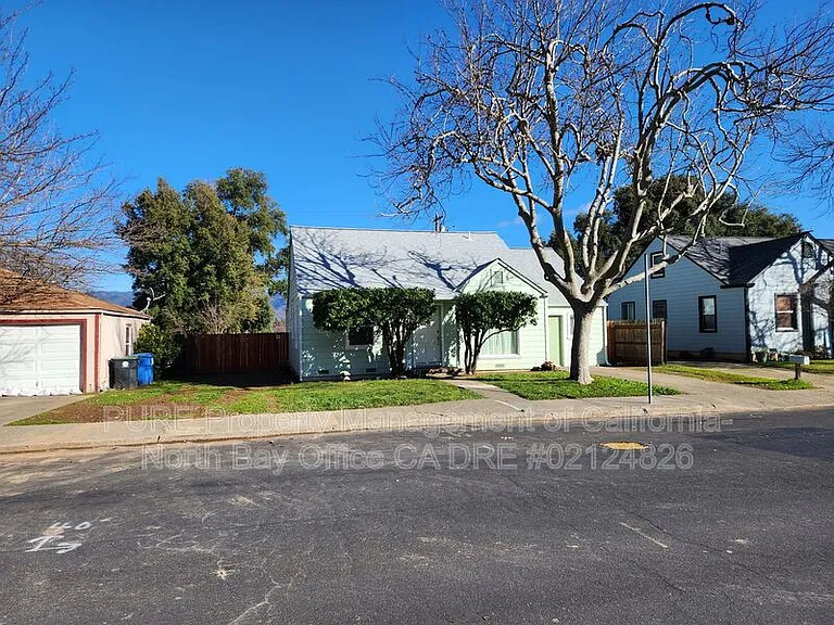 296 Gardens Ave — Photo 16