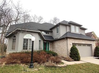 837 Grovecrest, Rochester Hills, MI 48307