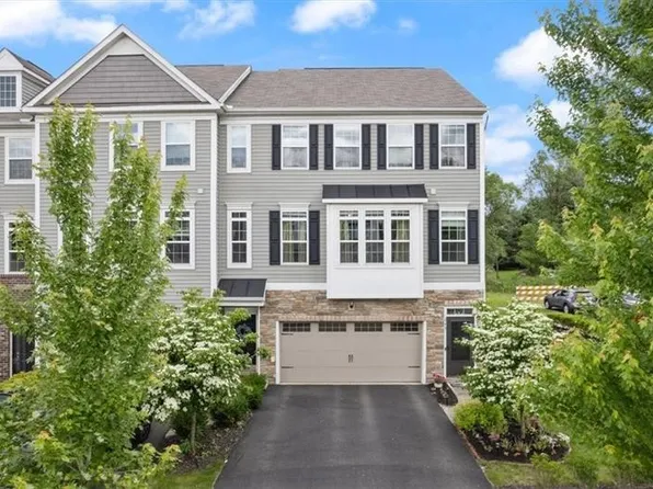 245 Eagle Dr, Cranberry Township, PA 16066