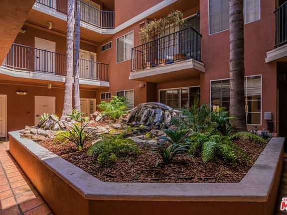 4th image of 1522 S Saltair Ave APT 102