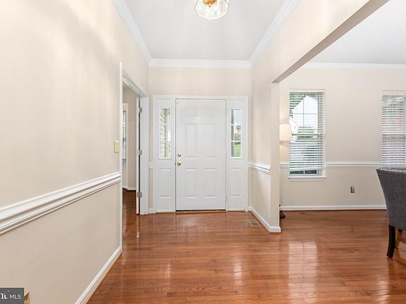 5th image of 10208 Colechester St