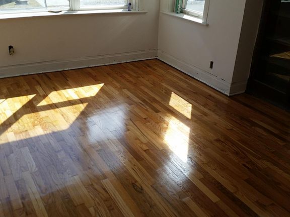 5th image of 3002 N Hamlin Ave #1