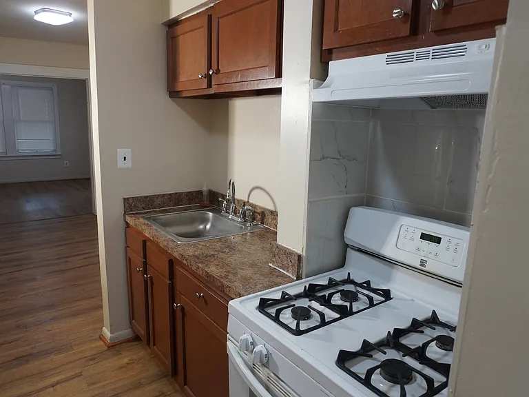 217 Center St — Photo 13