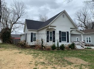 617 N 3rd St, Rogers, AR 72756