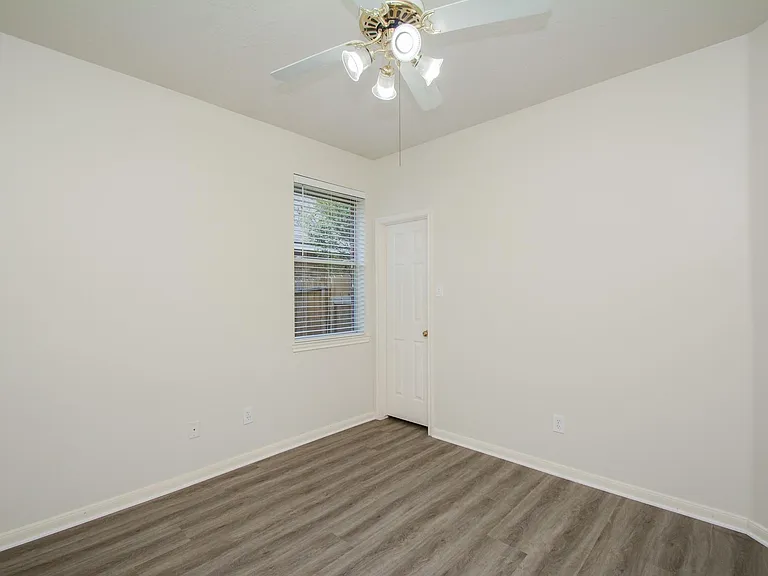 918 Tennyson Dr — Photo 22