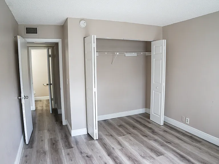 4280 Woodside Dr #12 — Photo 25
