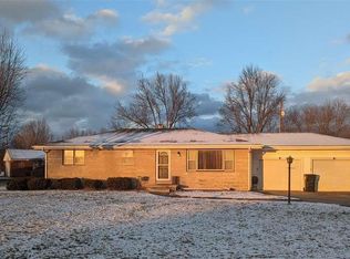97 E Village Dr, Sullivan, IN