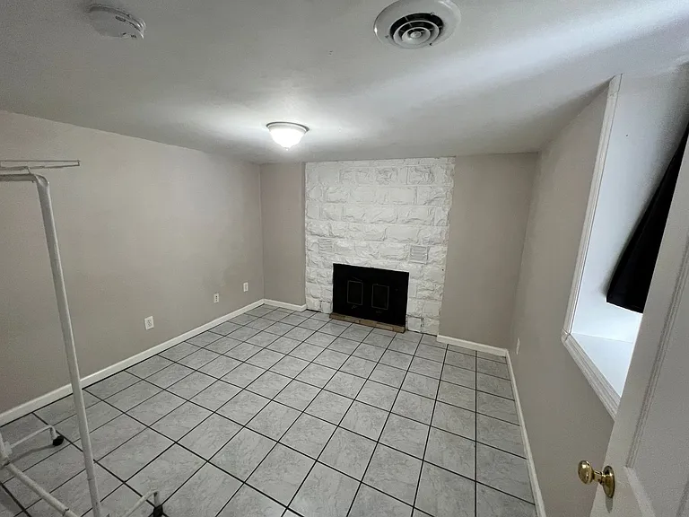 1710 Laramie St — Photo 12