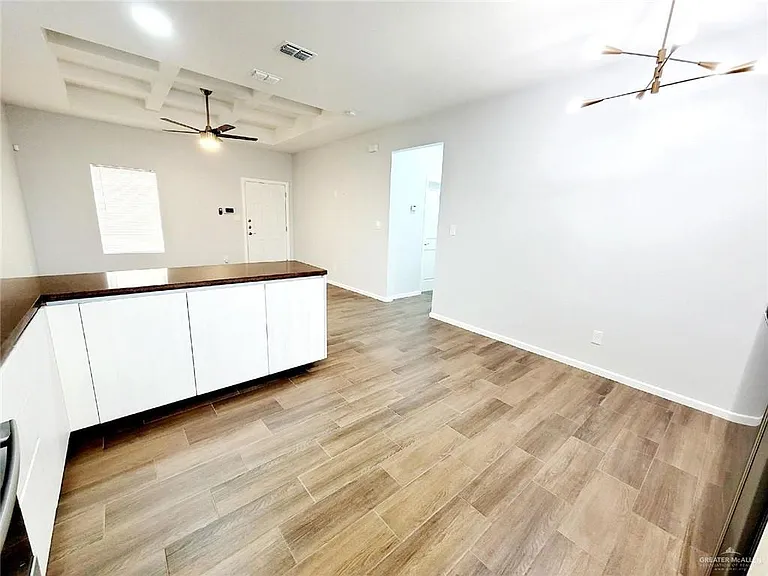 3405 Frio Ave #3 — Photo 9