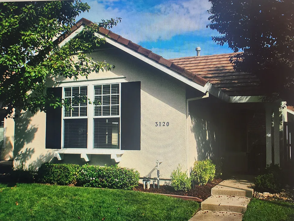 3120 Zeus Ln