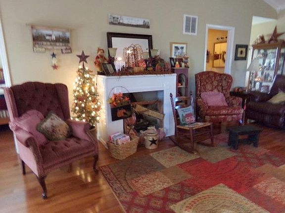 5th image of 5005 Main St