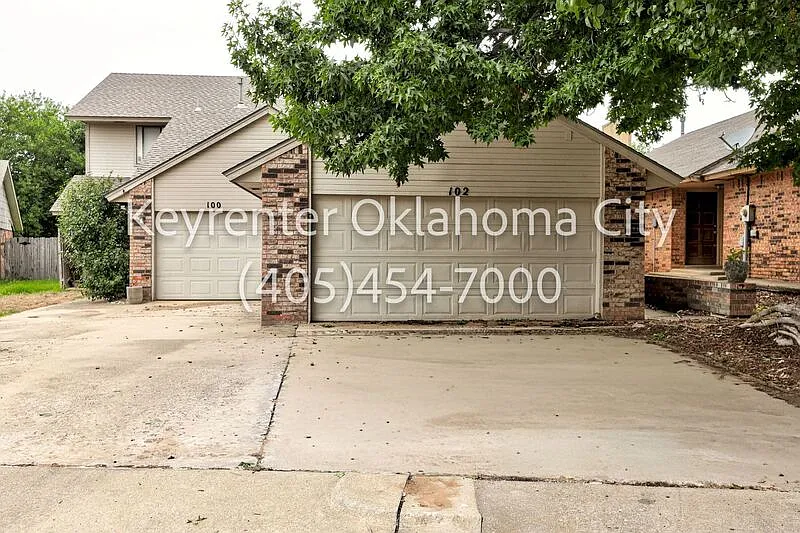 2 bed, 2.5 bath, 1100 sqft, $1,200 — Photo 2