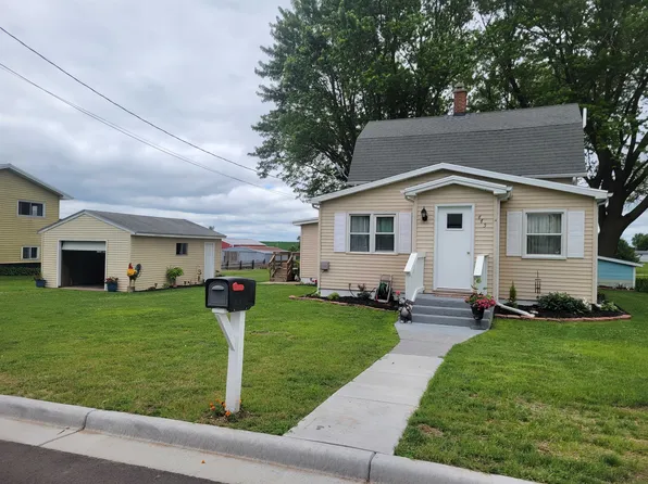 445 S Park St, Livingston, WI 53554