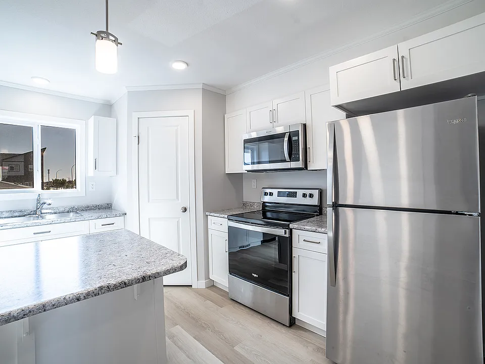 220 Forsey Ave