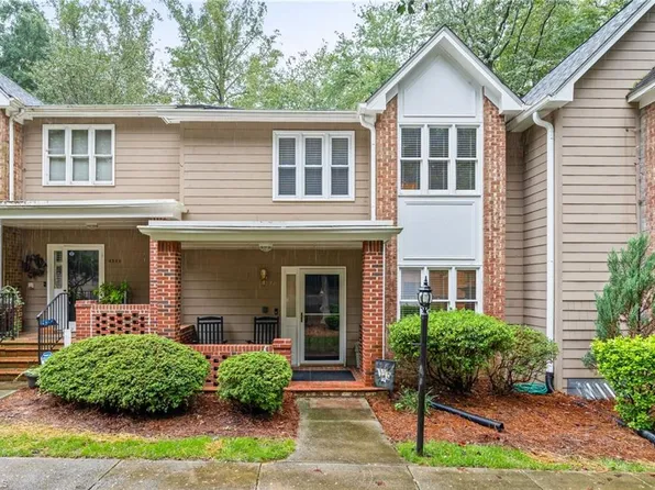4572 Fernhaven Cir, Winston Salem, NC 27104