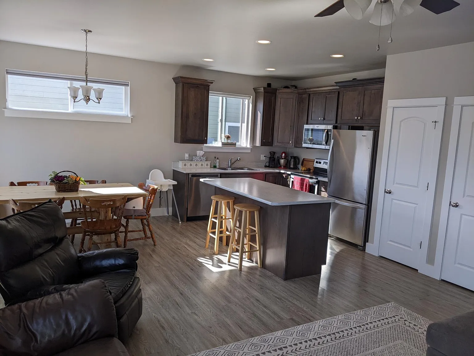 3 bed, 2.5 bath, 1500 sqft, $2,575 — Photo 2