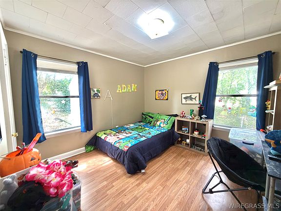 5th image of 235 Fair Ave
