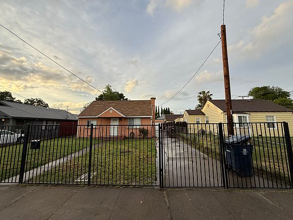 2nd image of 1063 Las Palmas Ave