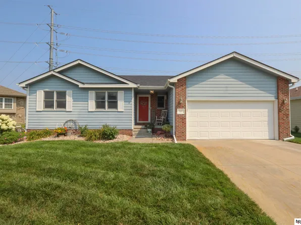 7407 Whitewater Ln, Lincoln, NE 68521