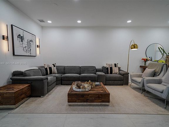 4th image of 12542 SW 126th Ave #12542