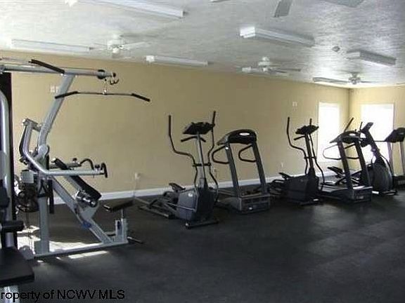 4th image of 2728 Suncrest Village Cir