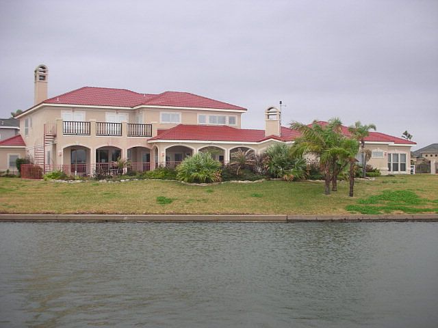 1st image of 229 S Driftwood Dr