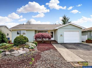 636 Oregon Way, Woodburn, OR 97071