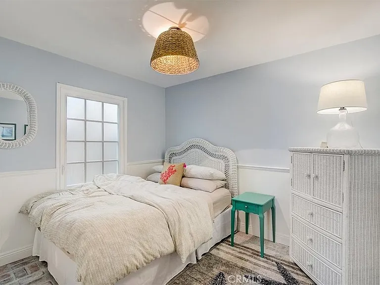 2128 Miramar Dr — Photo 13