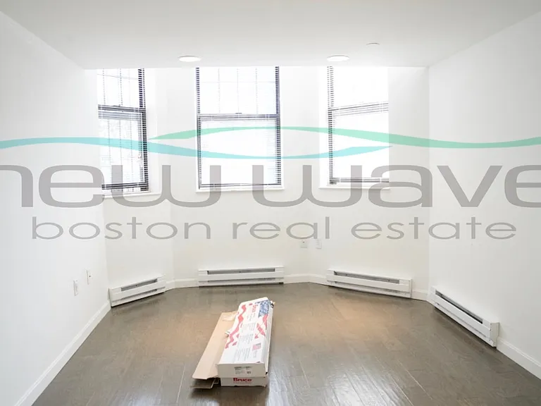 100 Queensberry St #3B — Photo 5