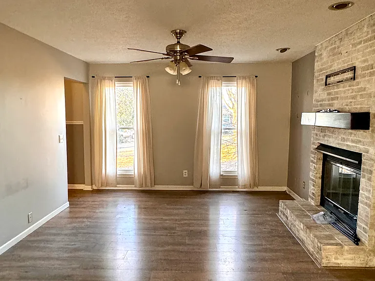 607 Yale Dr — Photo 8