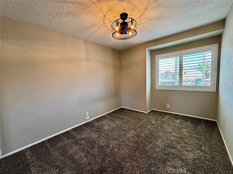 11597 Norgate Cir — Photo 17