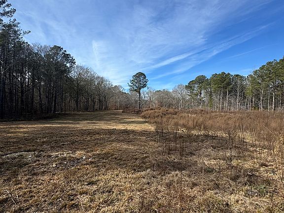 3rd image of 343 Fawn Rd