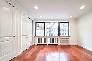 5th image of 209 E 59th St APT 4R