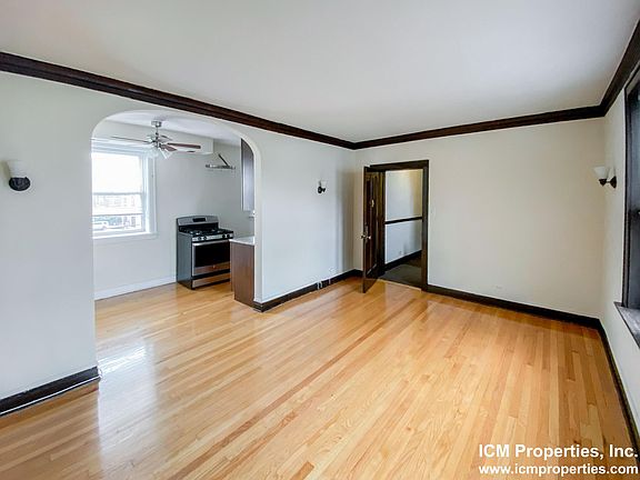 2nd image of 3624 N Marshfield Ave #2F