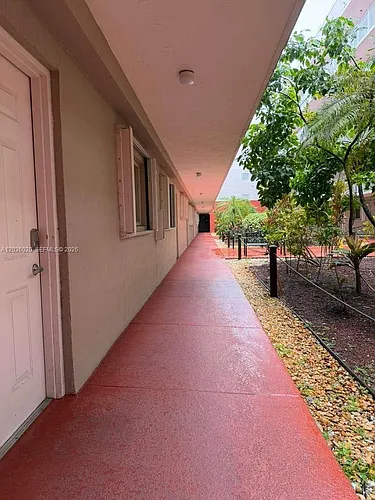 600 NW 32nd Pl #105 Photo 1