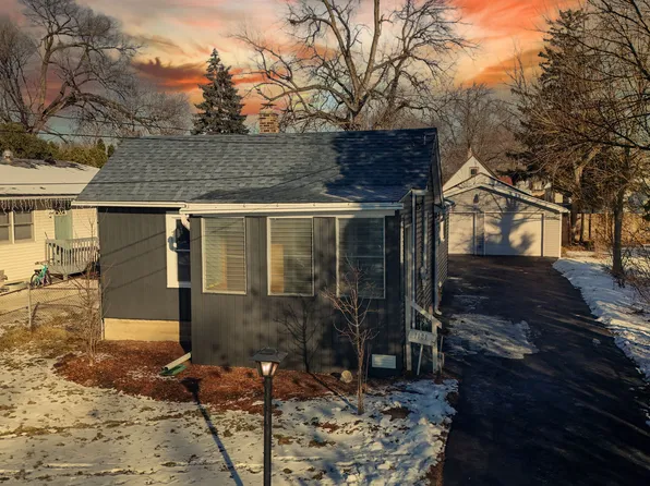 1121 McDonald Ave, Aurora, IL 60506