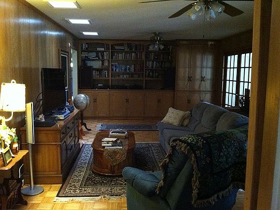 2nd image of 2505 Desert Dr
