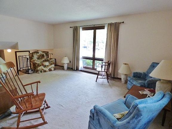 3rd image of 1513 Highland Dr